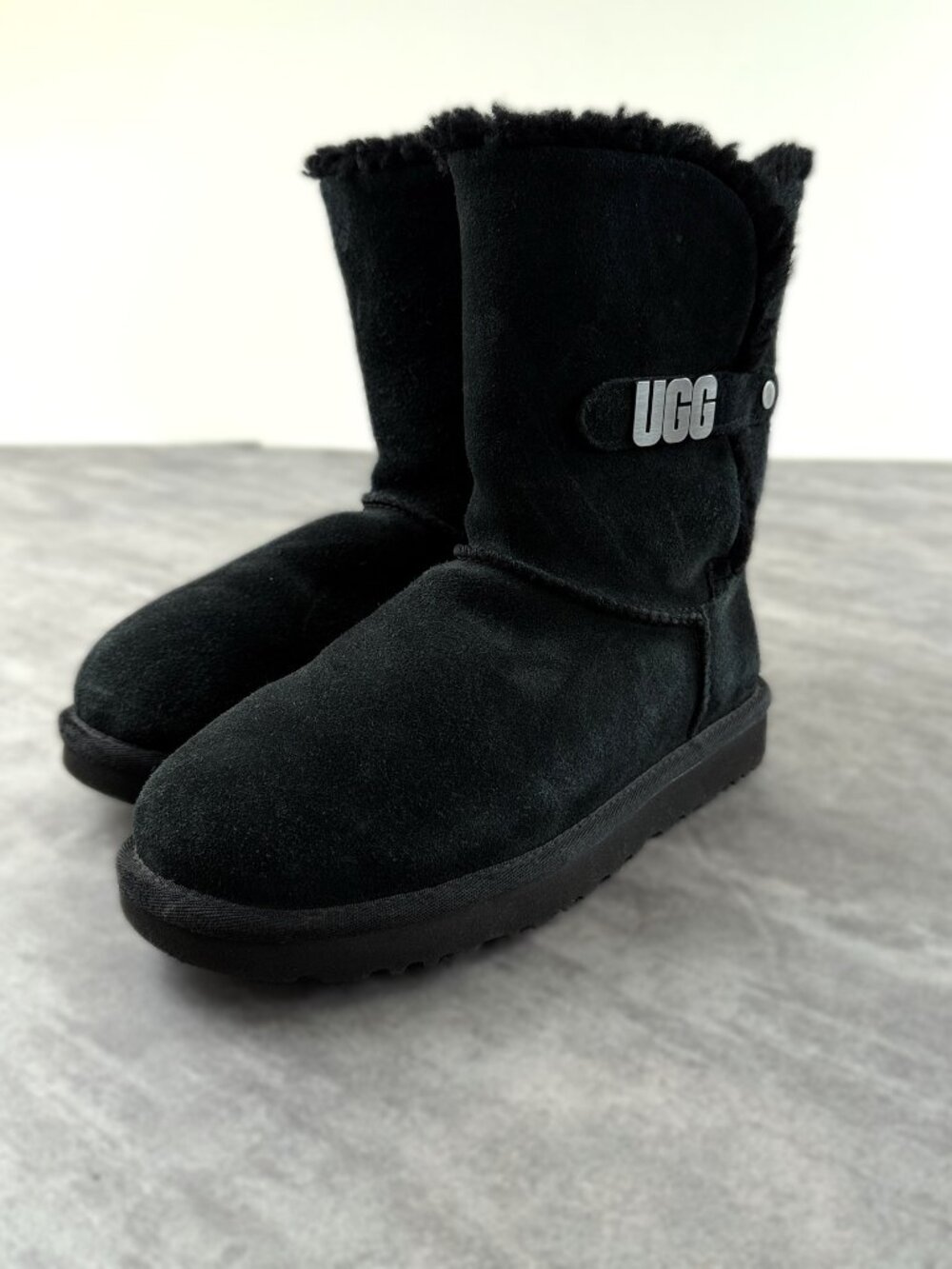 UGG Bailey  Suede Ankle Boots Size 7 Black